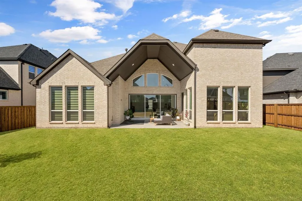 2541 Forestbrook Drive