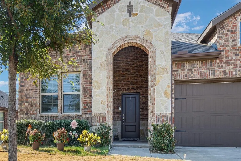 1101 Crepe Myrtle Lane