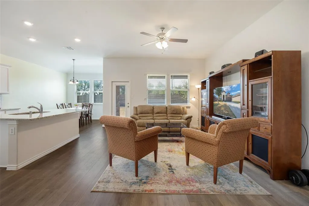 1101 Crepe Myrtle Lane
