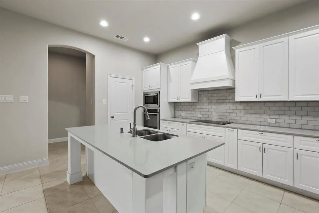 1316 Hudson Lane