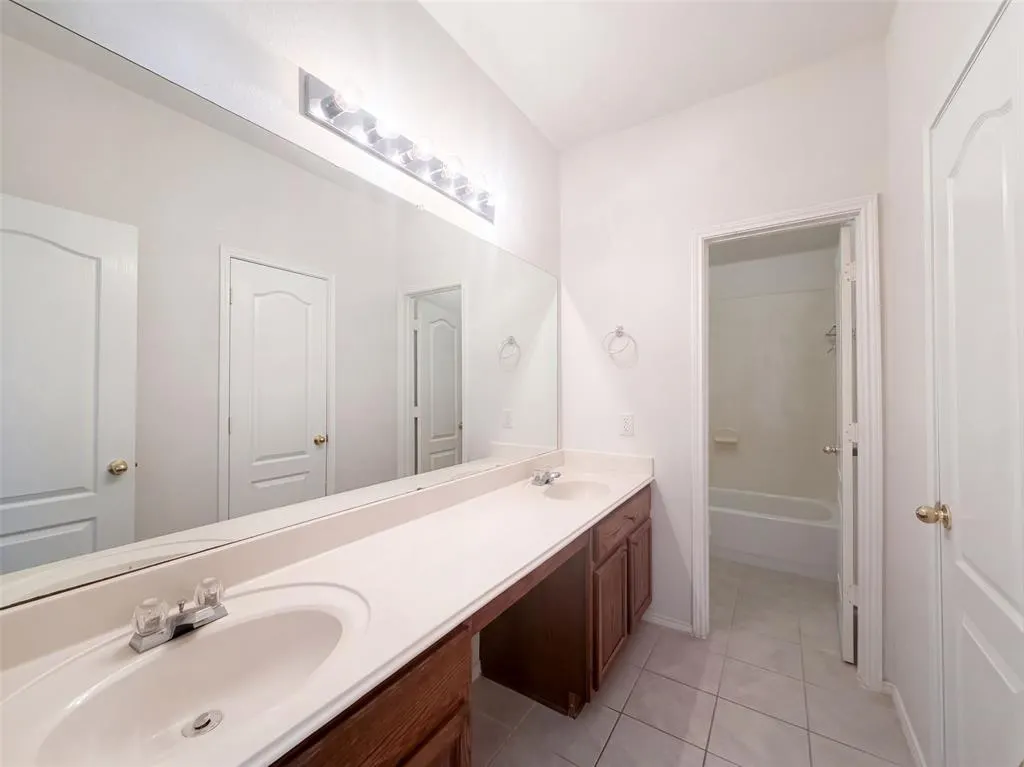 1304 Grapevine Drive
