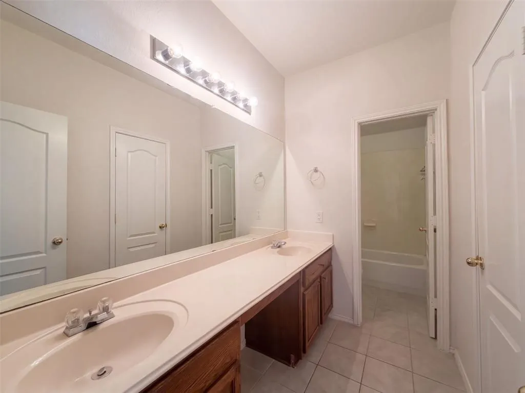 1304 Grapevine Drive