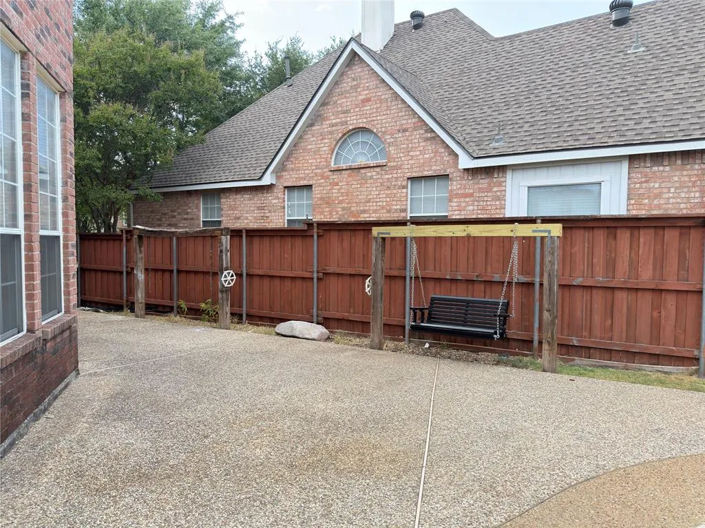 1328 Comanche Drive
