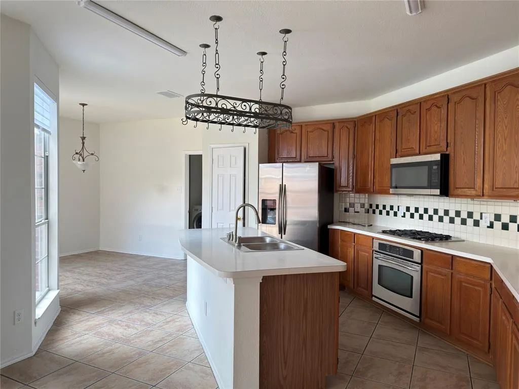 1328 Comanche Drive