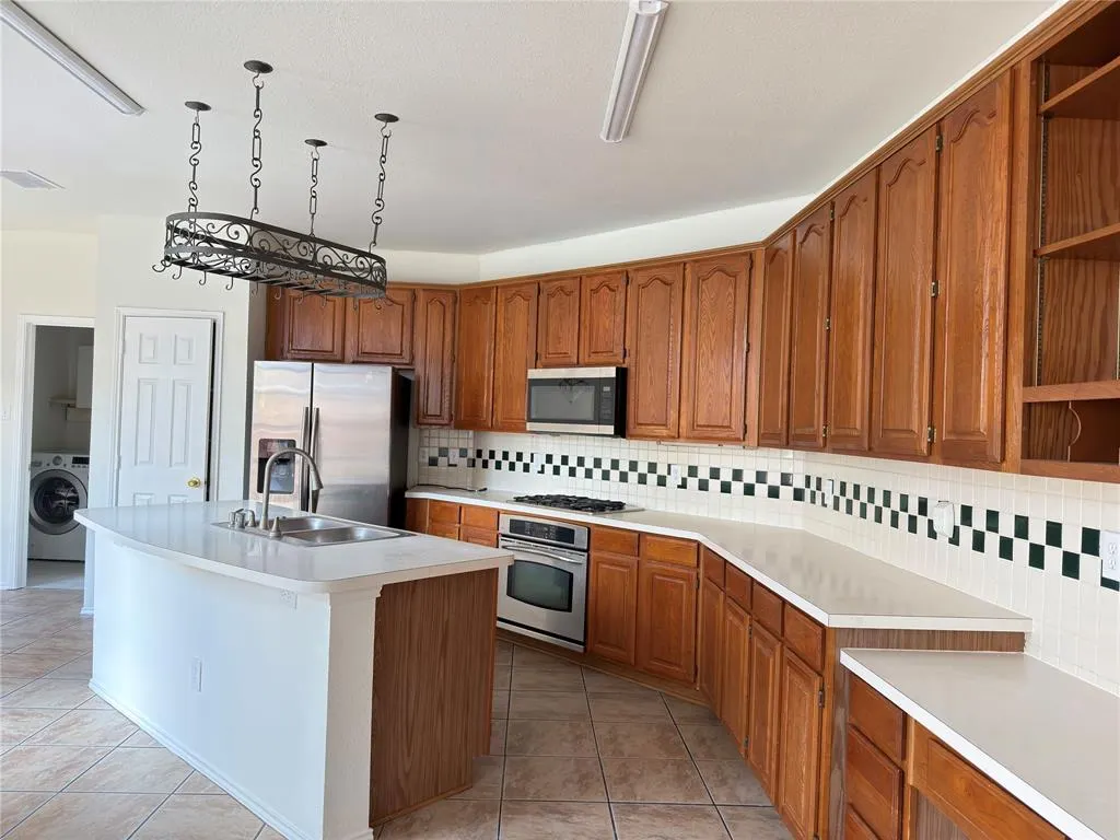 1328 Comanche Drive