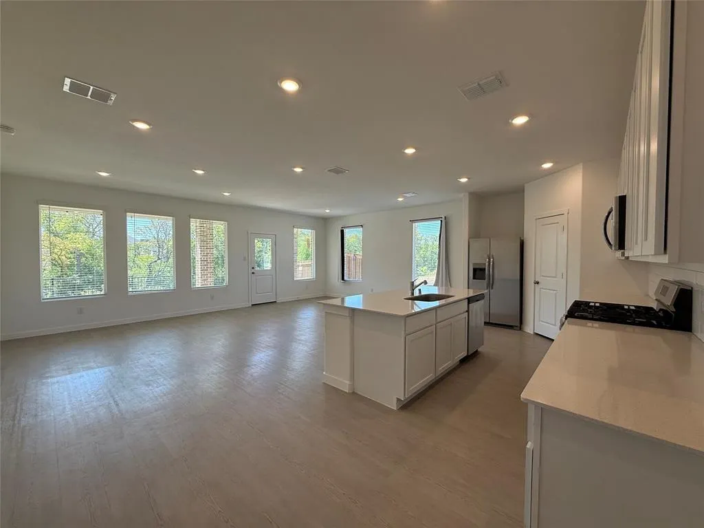 3025 Timber Ridge Drive