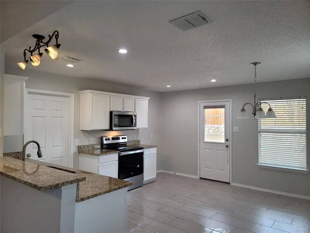 1706 Willow Way