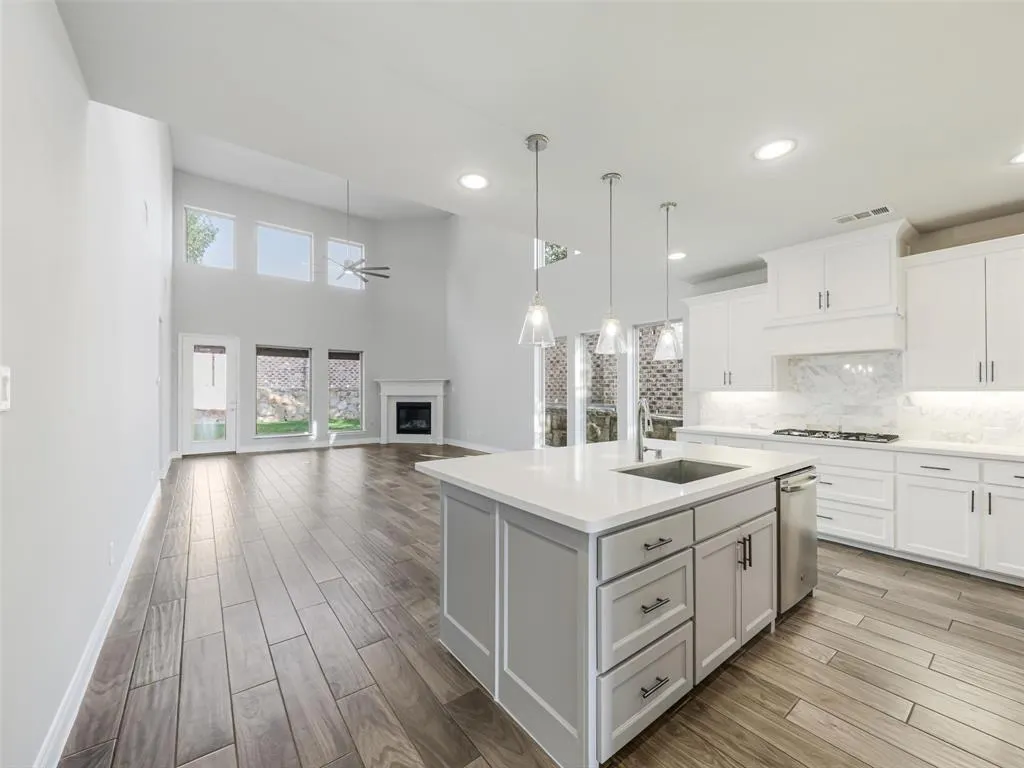 3240 Lexington Drive