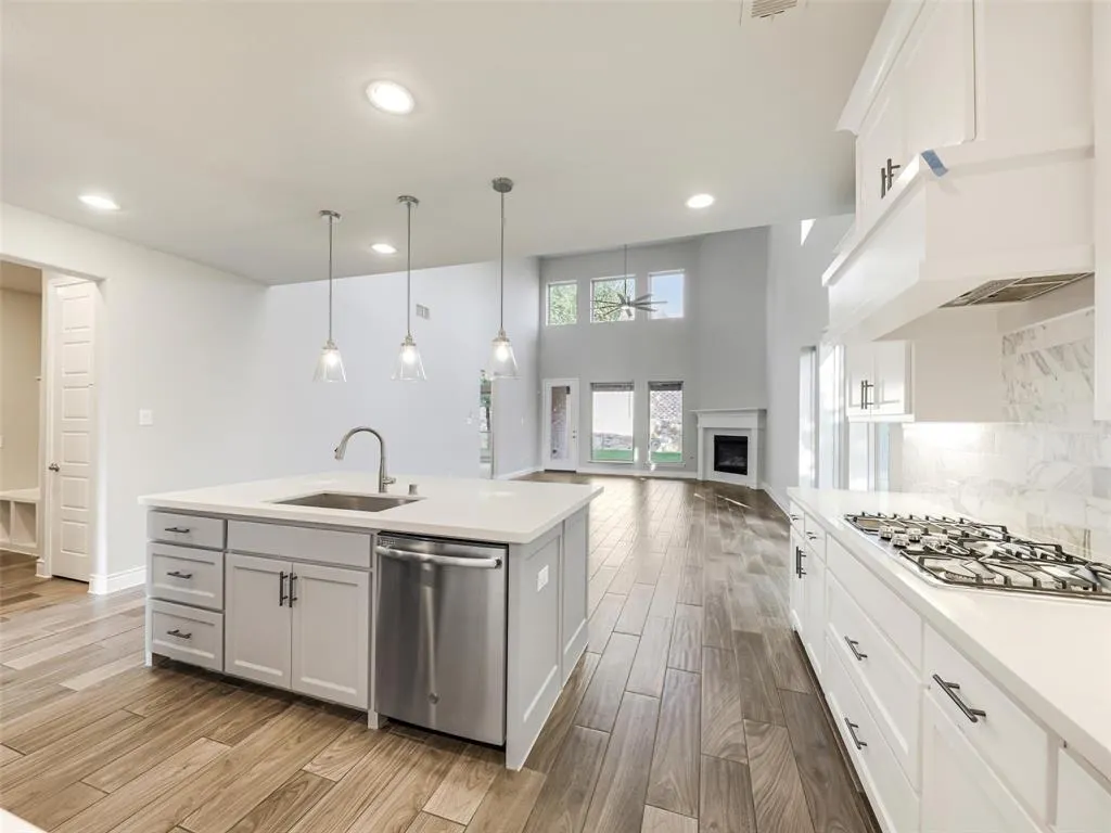 3240 Lexington Drive