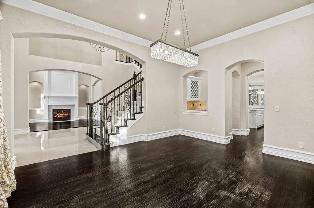 5601 S Woodcreek Circle