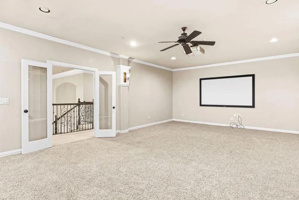 5601 S Woodcreek Circle
