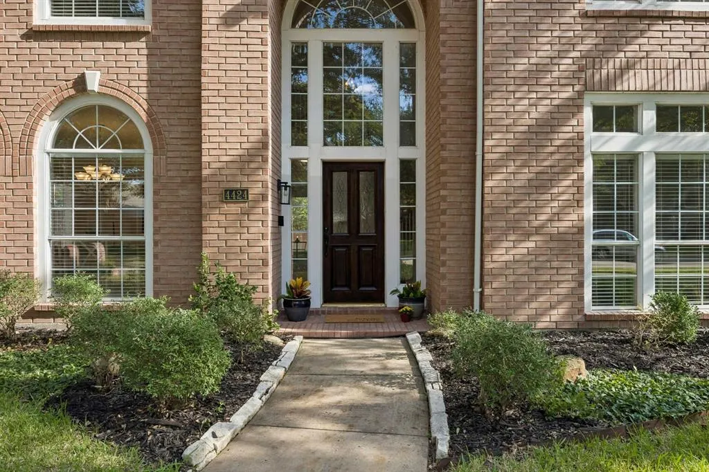 4424 Courtney Lane
