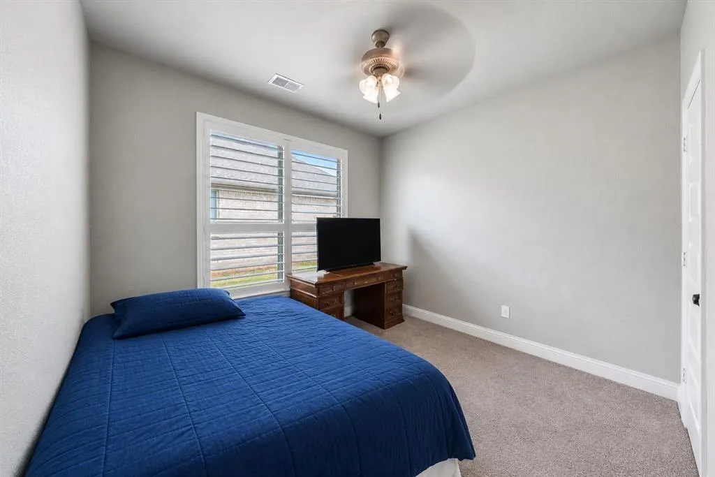 2800 Lakeside Drive