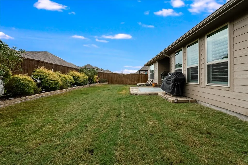 2800 Lakeside Drive