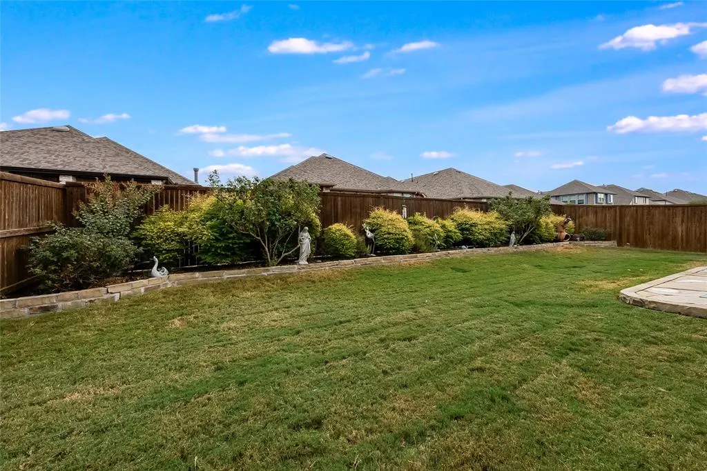 2800 Lakeside Drive