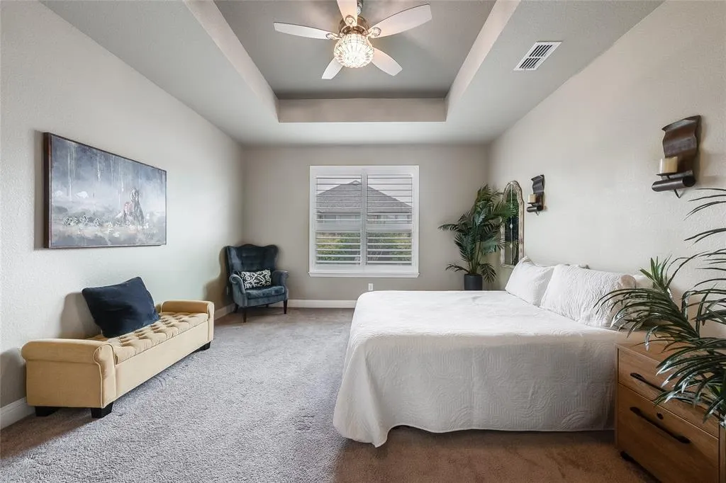 2800 Lakeside Drive
