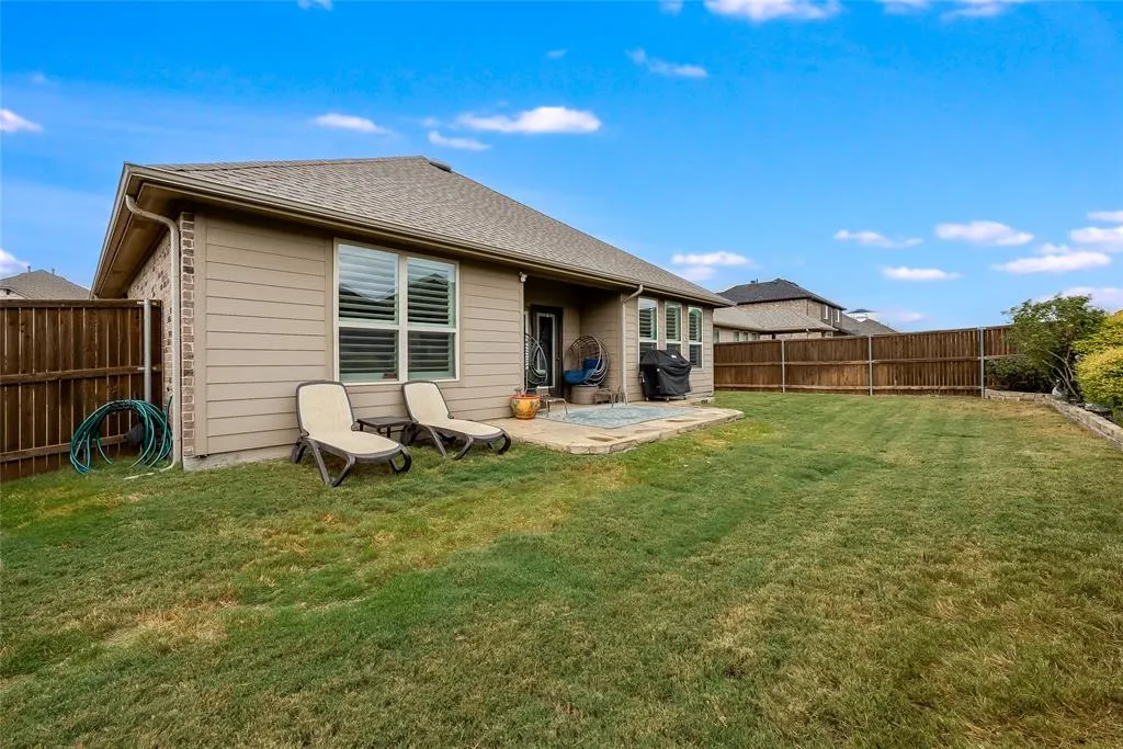 2800 Lakeside Drive