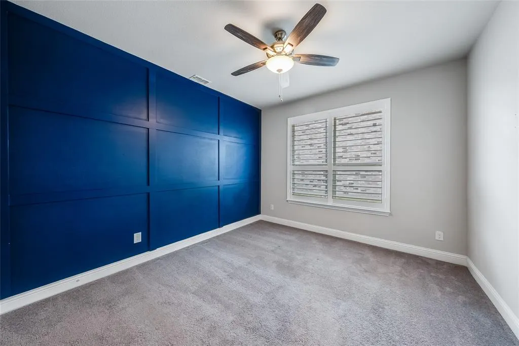 2800 Lakeside Drive