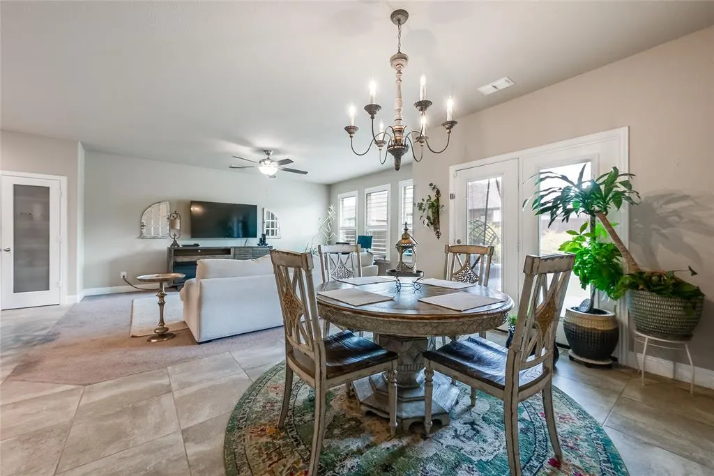 2800 Lakeside Drive