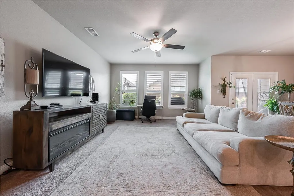 2800 Lakeside Drive