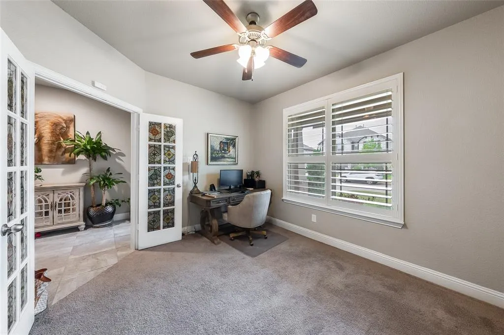 2800 Lakeside Drive