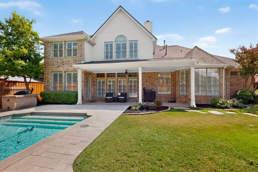 1921 Armstrong Drive