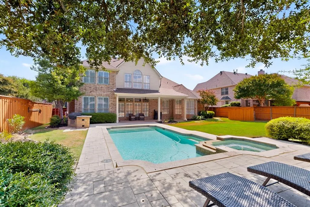 1921 Armstrong Drive