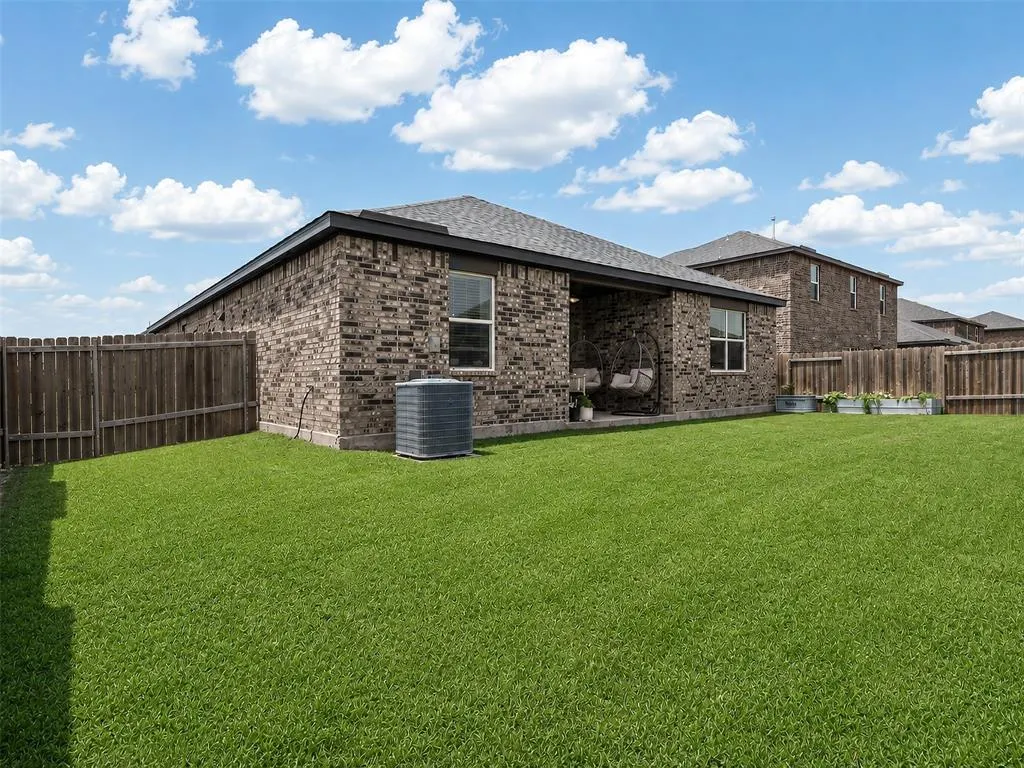 2008 Meadow Drive