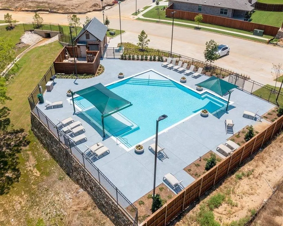 3321 Riverside Drive
