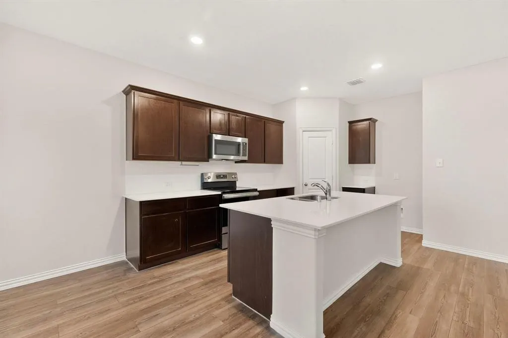 3321 Riverside Drive