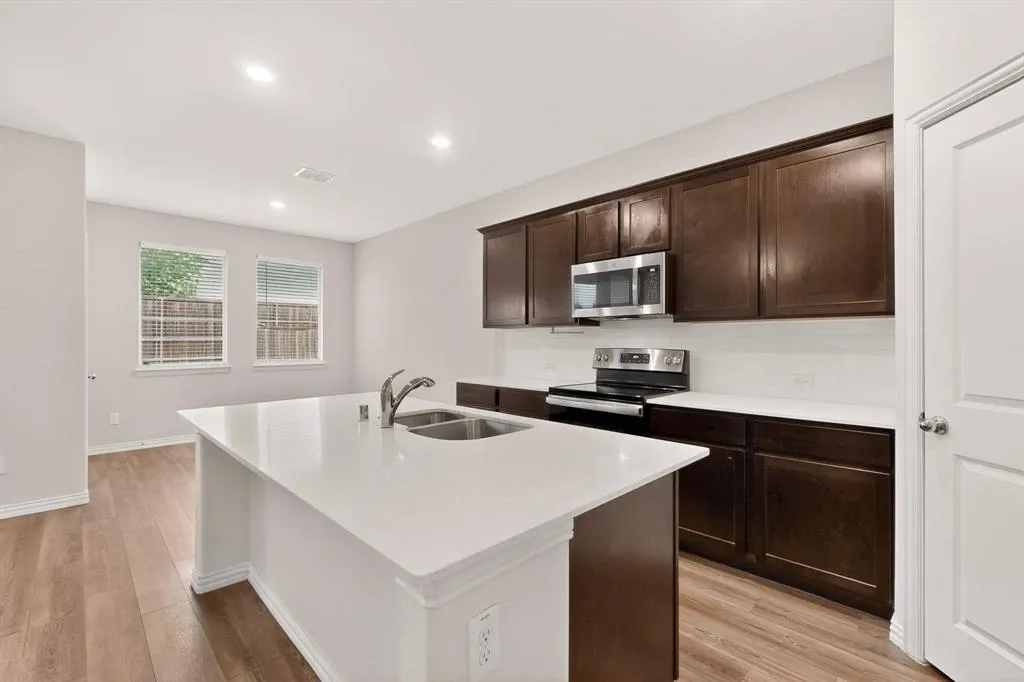 3321 Riverside Drive