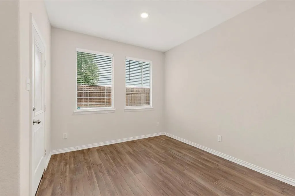 3321 Riverside Drive