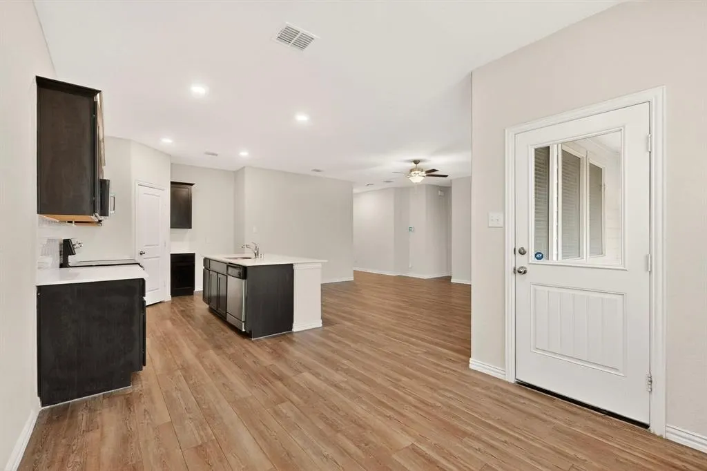 3321 Riverside Drive