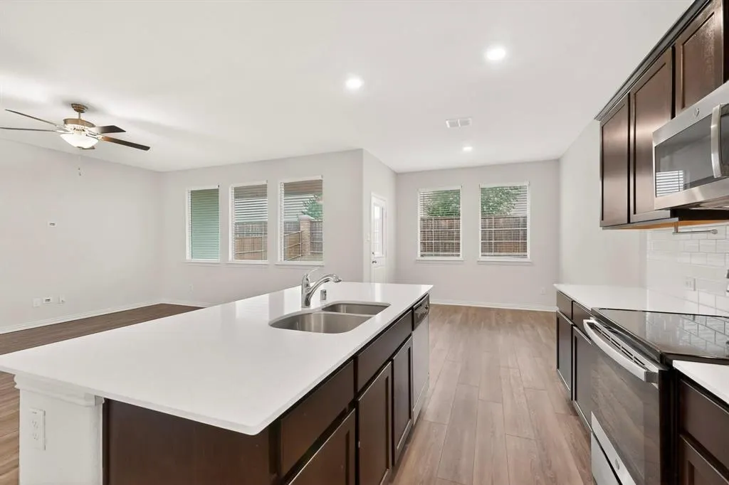 3321 Riverside Drive