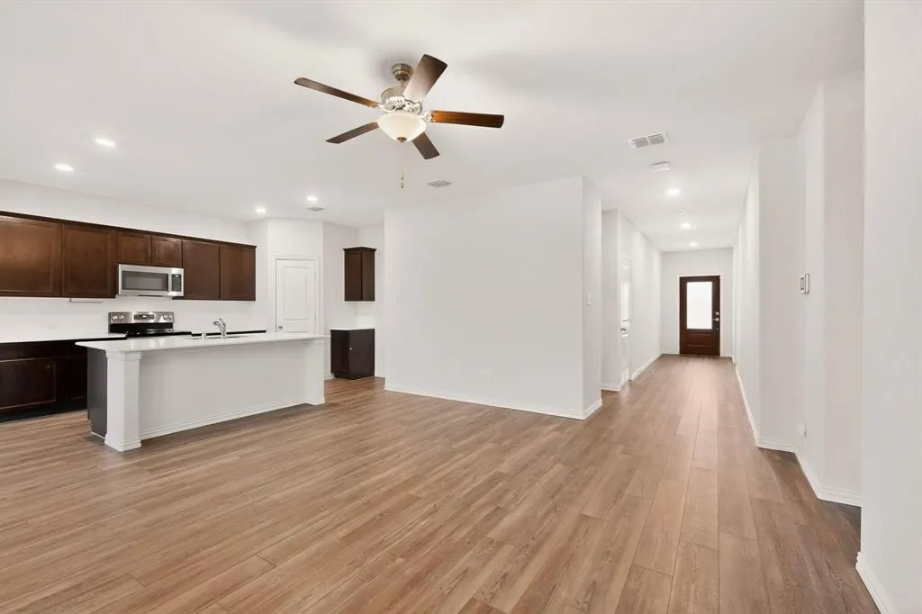 3321 Riverside Drive