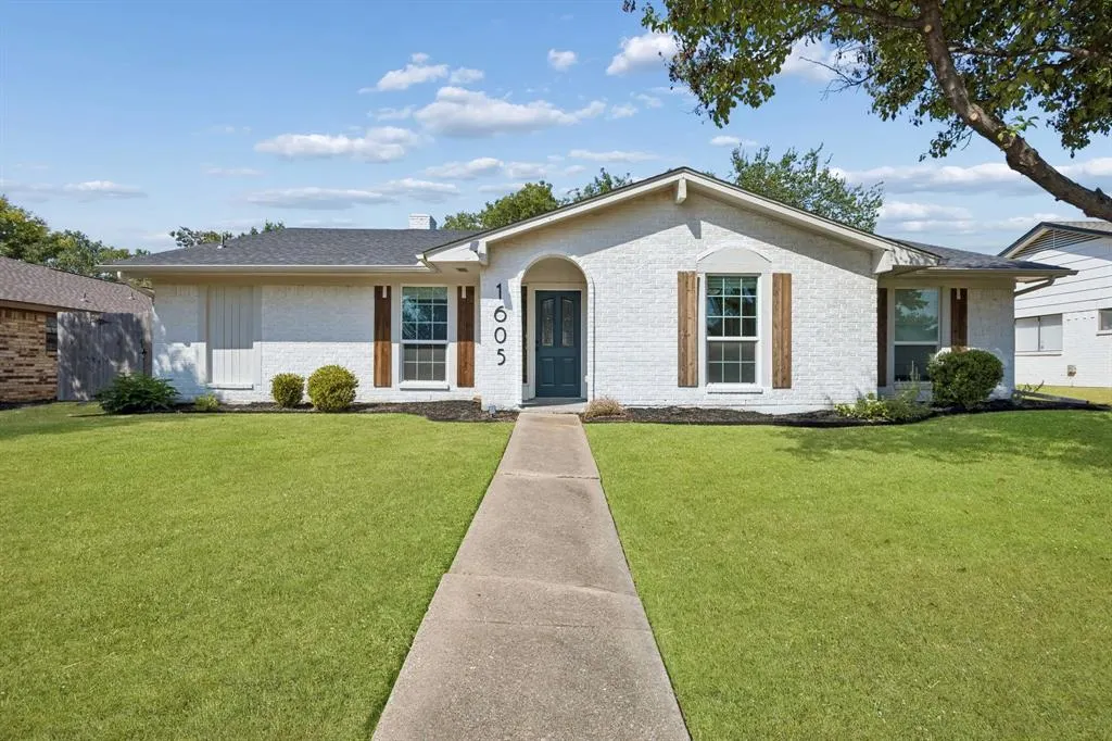 1605 Versailles Drive