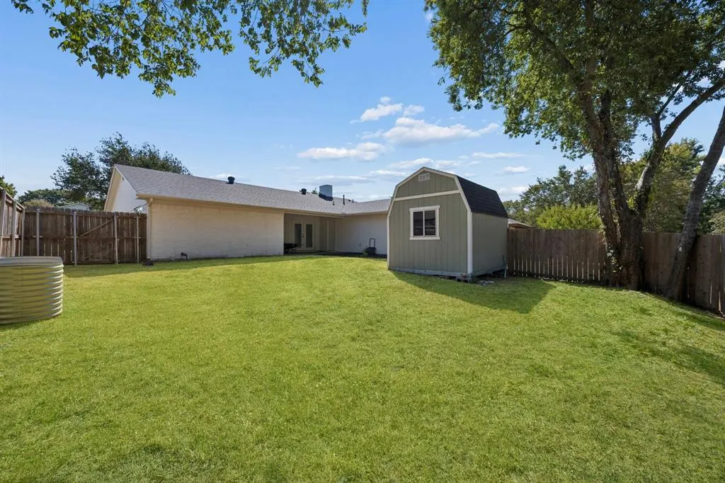 1605 Versailles Drive