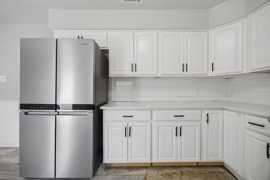 1605 Versailles Drive