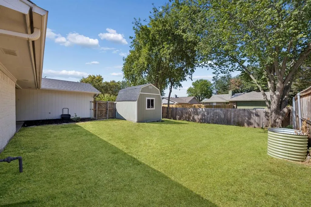 1605 Versailles Drive