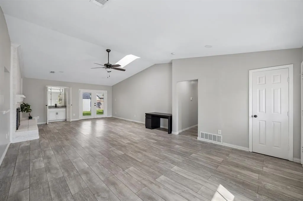1605 Versailles Drive