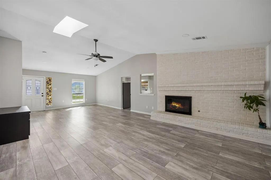 1605 Versailles Drive