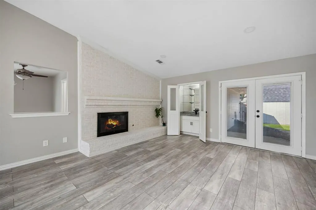 1605 Versailles Drive