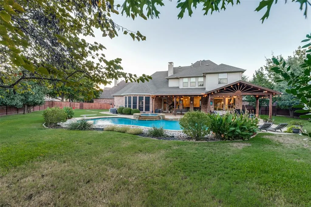7501 Thistledown Drive