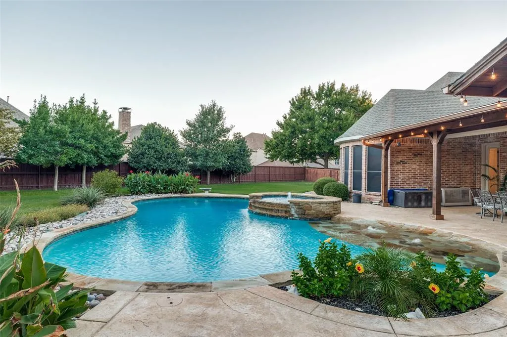 7501 Thistledown Drive