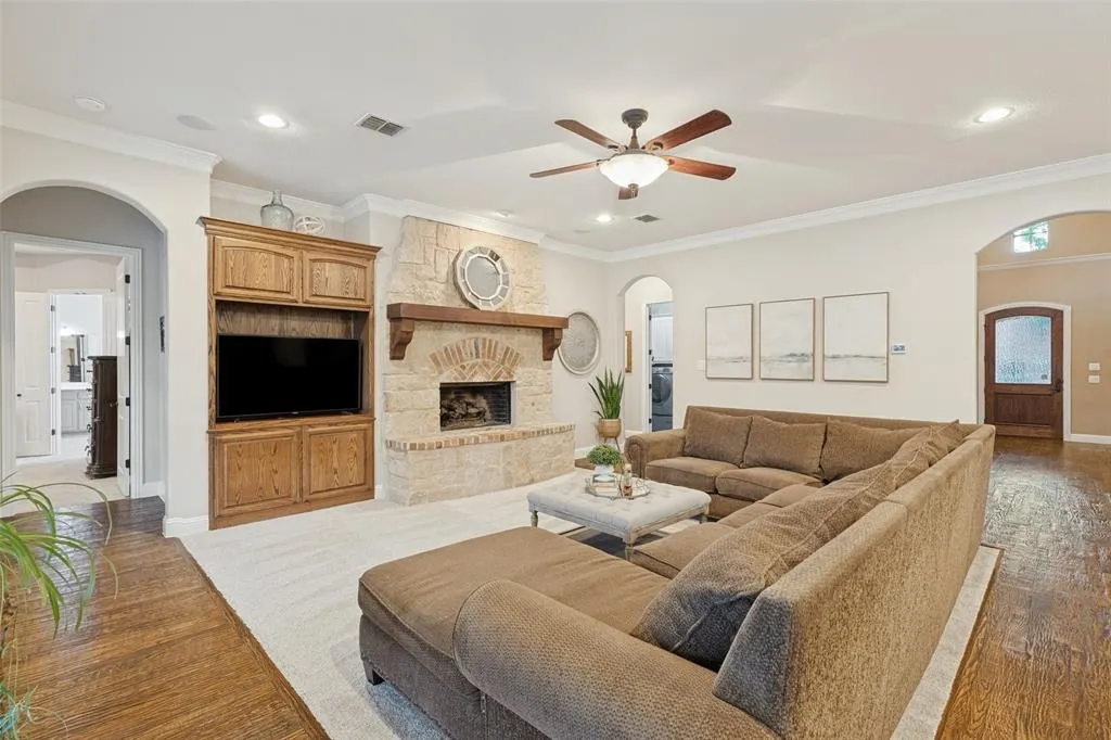 7501 Thistledown Drive