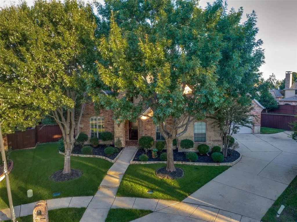 7501 Thistledown Drive