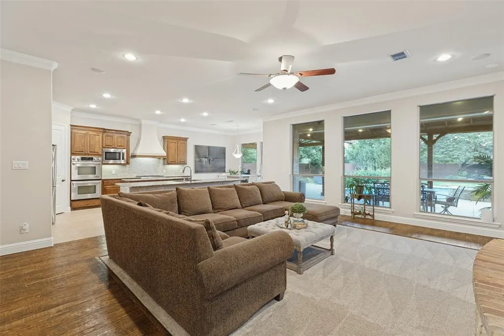 7501 Thistledown Drive
