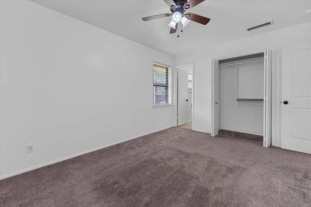 817 Warren Way