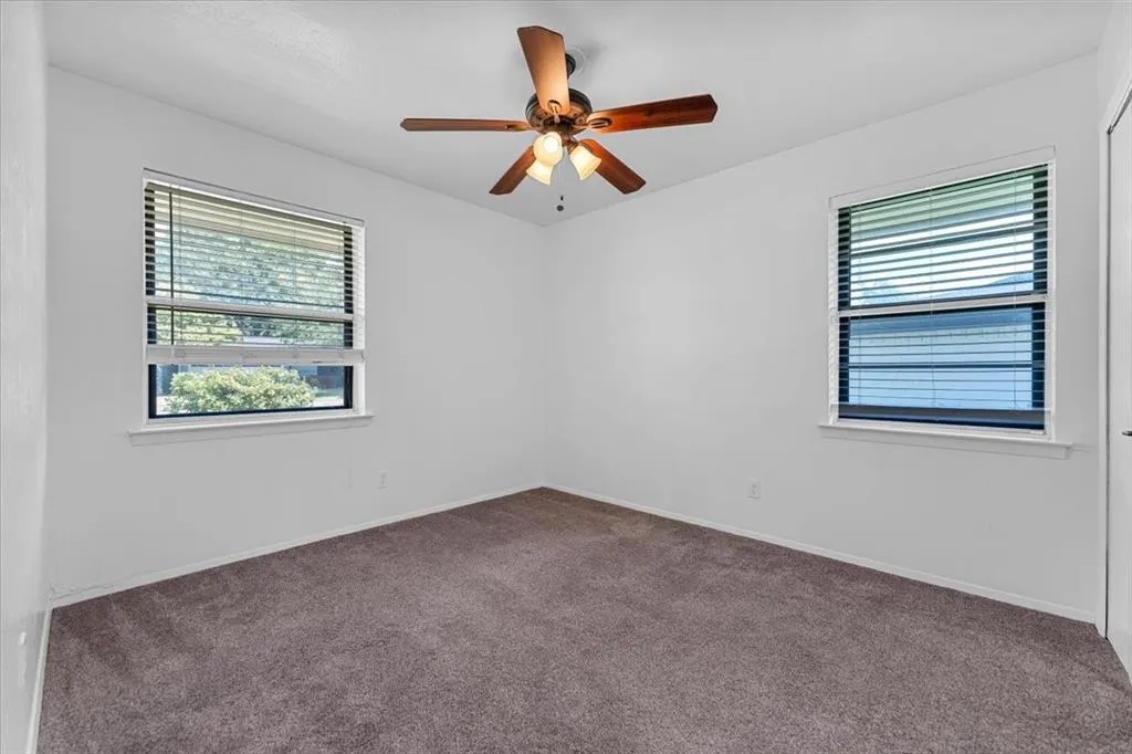 817 Warren Way
