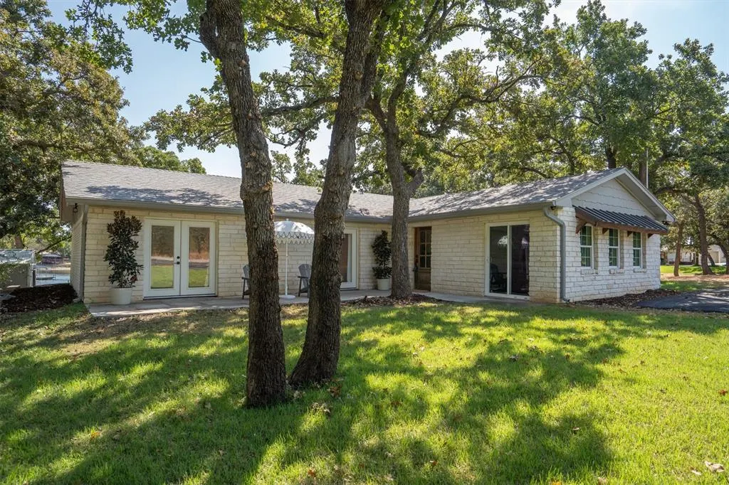 1599 Country Club Road